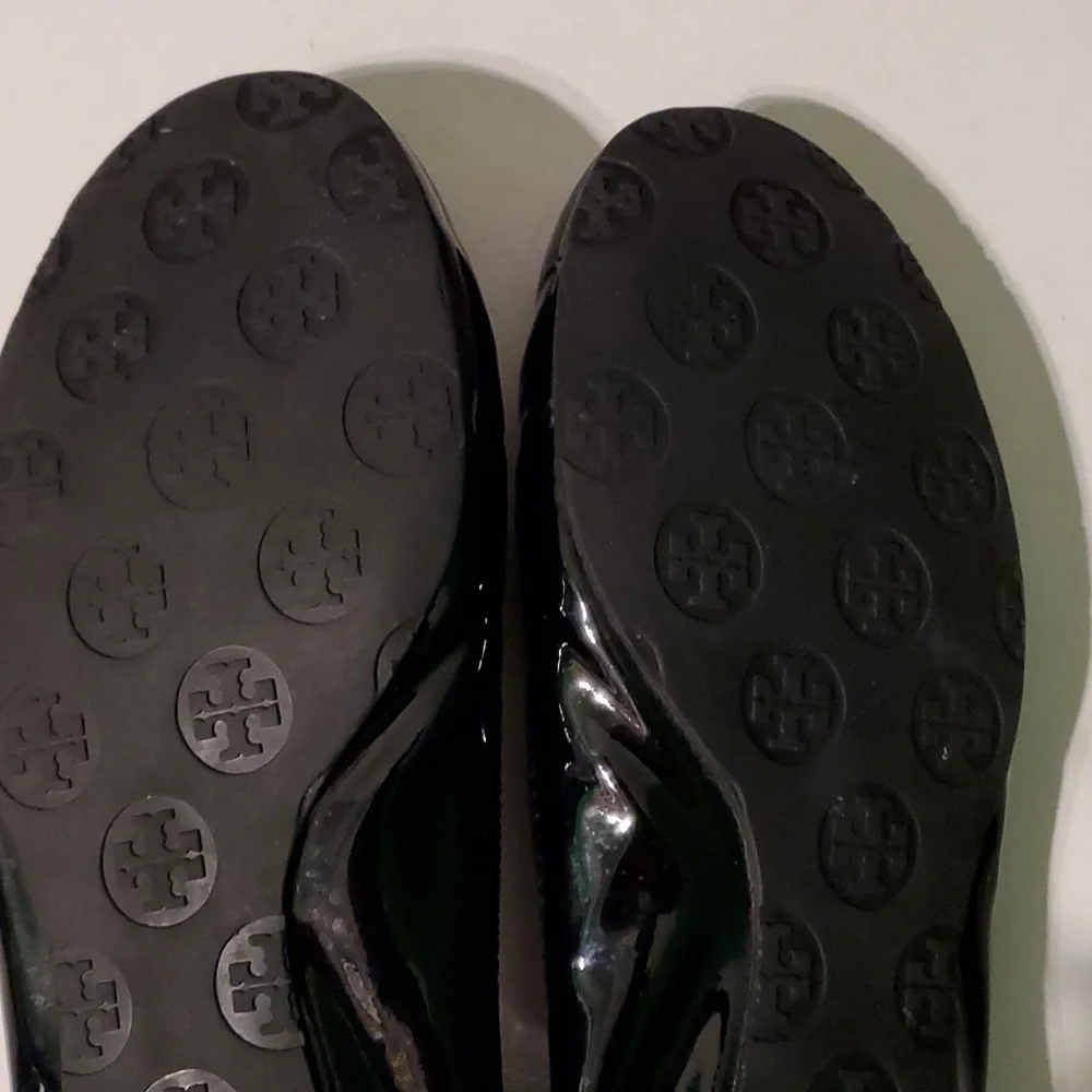 Tory Burch women's 8 black shiny flat shoes